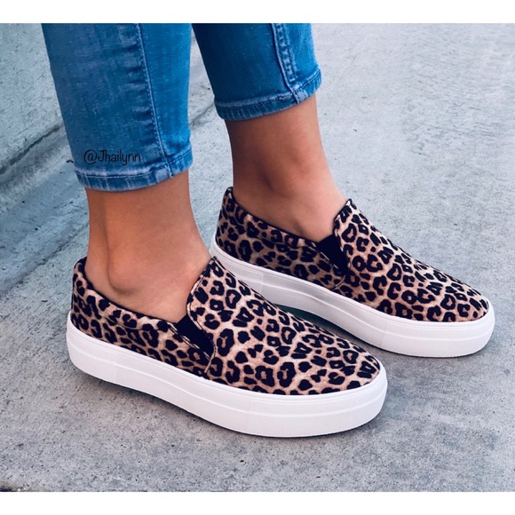 HP 🥳 Leopard Canvas slip on W/Memory foam insert - Picture 5 of 14